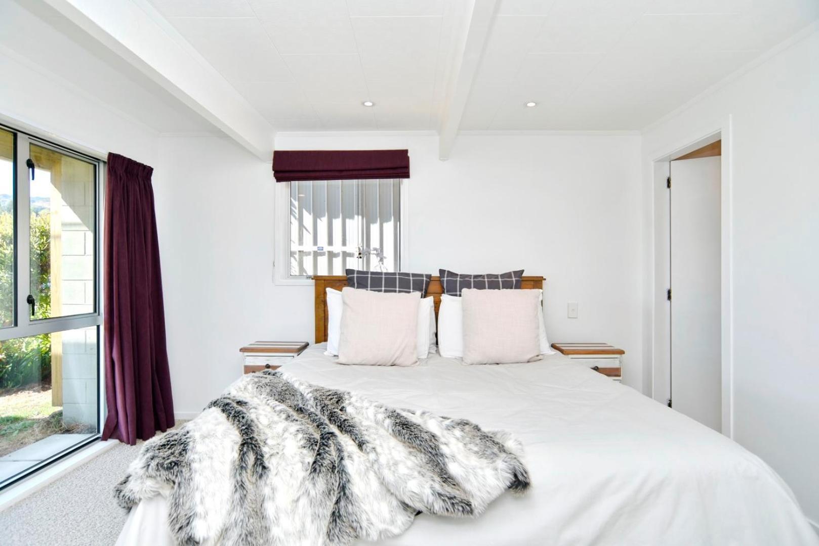 Akaroa Harbour View - Christchurch Holiday Homes Экстерьер фото