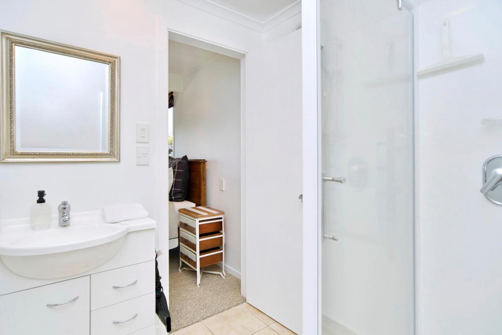 Akaroa Harbour View - Christchurch Holiday Homes Экстерьер фото